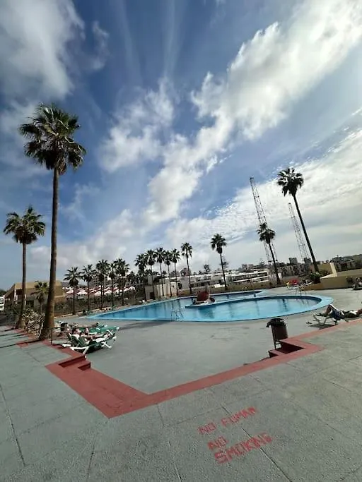 Apartamento Con Piscina Y Vistas En Playa De Las Americas ,A 2 Min De La Playa 0*, Playa de las Americas (Tenerife)